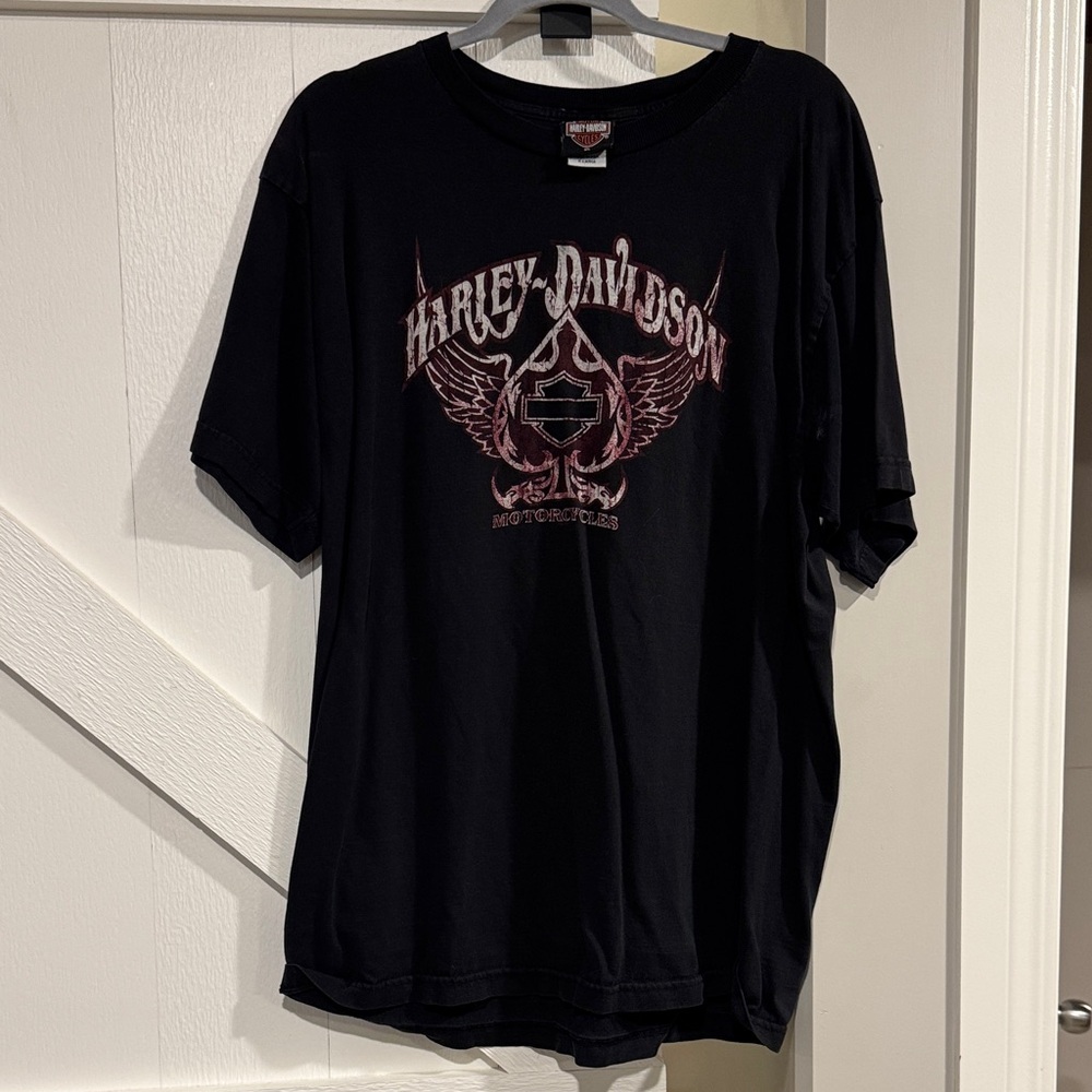 Vintage Harley-Davidson Black and Red Graphic Tee